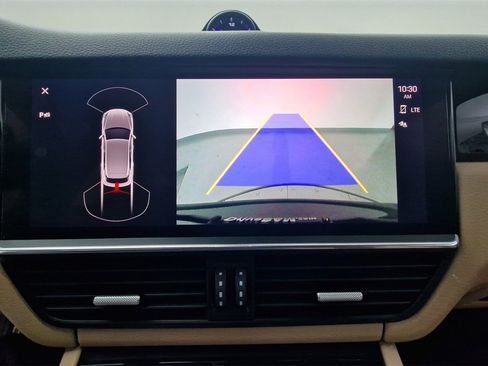 Used 2023 Porsche Cayenne image 18