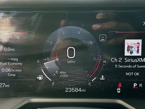 Used 2025 GMC Acadia Elevation image 18