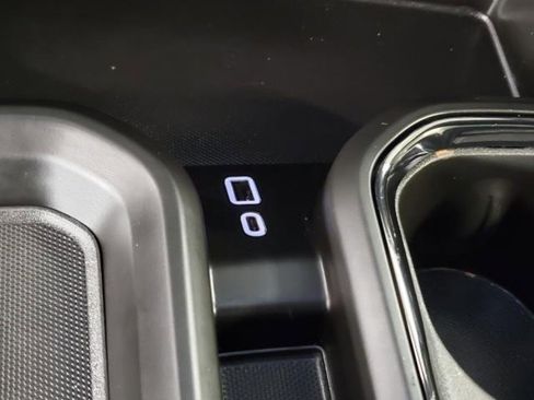 Used 2025 GMC Sierra 2500 AT4 image 30