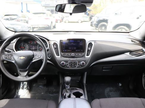 Used 2024 Chevrolet Malibu LT image 16