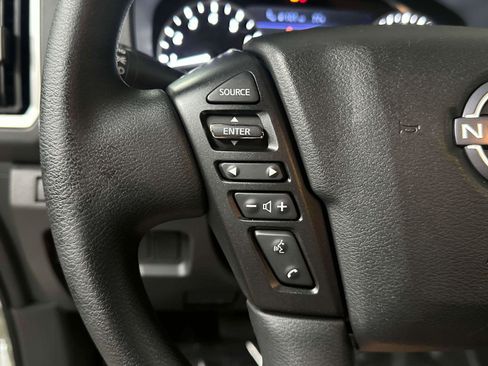 Used 2025 Nissan Frontier SV image 20