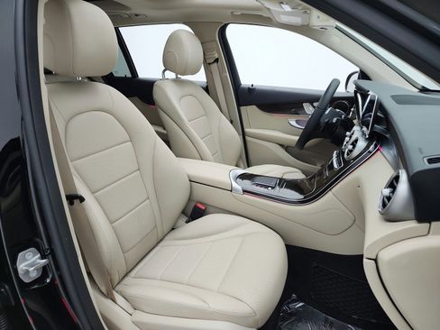 Used 2020 Mercedes-Benz GLC 300 4MATIC image 19