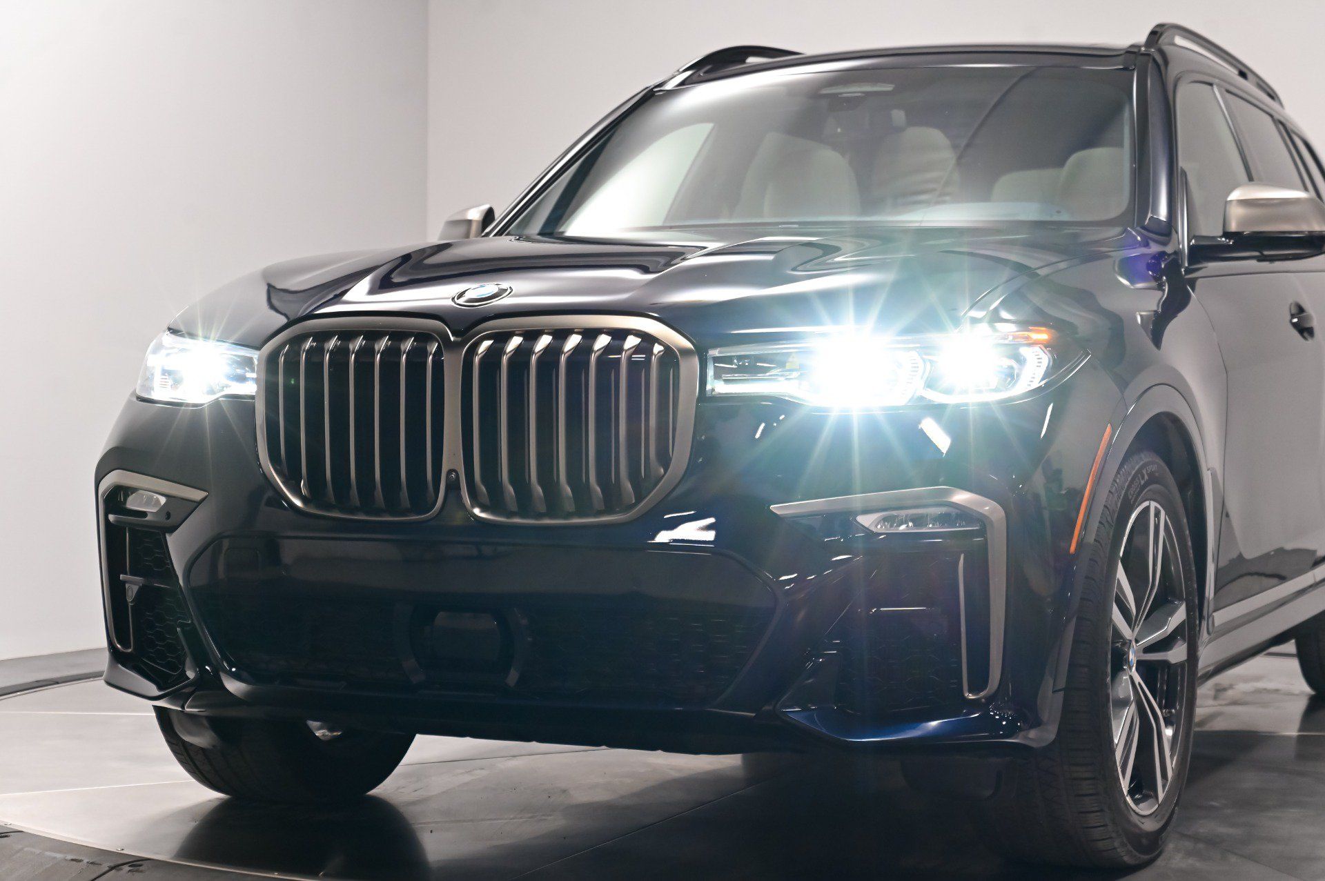 Used 2021 BMW X7 M50i AWD/4WD image 28