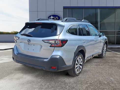 Certified 2024 Subaru Outback Premium AWD/4WD image 7