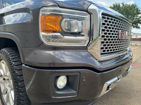 Used 2015 GMC Sierra 1500 Denali w/ Driver Alert Package AWD/4WD image 6