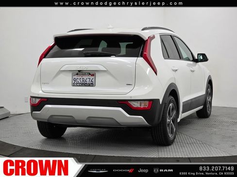 Used 2023 Kia Niro EX FWD image 7