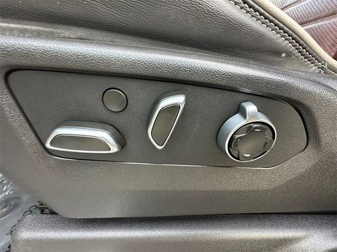 Used 2024 GMC Sierra 2500 Denali Ultimate image 10