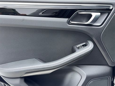 Used 2021 Porsche Macan S image 45