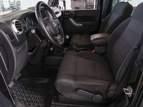 Used 2012 Jeep Wrangler Rubicon w/ PWR Convenience Group AWD/4WD image 11