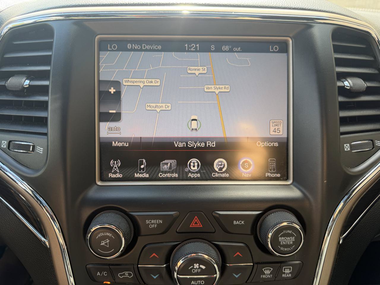 Used 2014 Jeep Grand Cherokee Overland w/ Advanced Technology Group AWD/4WD image 25