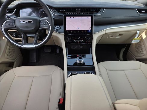 New 2025 Jeep Grand Cherokee Limited w/ Trailer Tow Package image 41