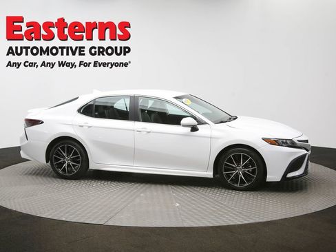 Used 2024 Toyota Camry SE image 45