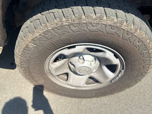 Used 2019 Toyota Tacoma SR w/ SR Convenience Package AWD/4WD image 11