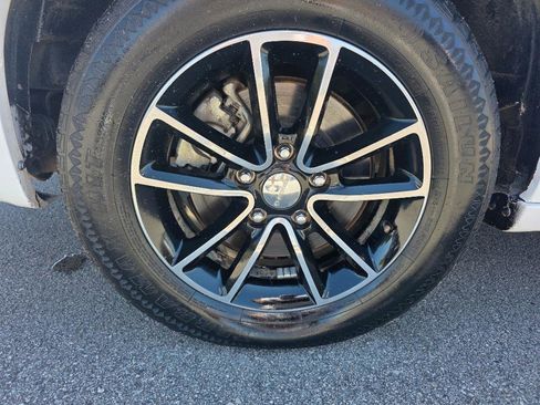 Used 2013 Dodge Grand Caravan SE image 15