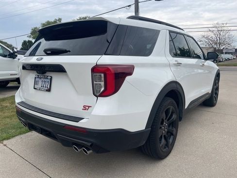 Used 2024 Ford Explorer ST w/ Technology Package image 14