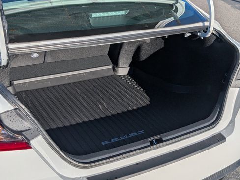 Used 2026 Toyota Camry SE image 9