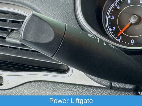 Used 2020 Jeep Cherokee Limited image 13