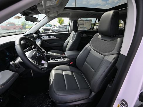 New 2026 Ford Explorer Active w/ Active Comfort Package AWD/4WD image 17