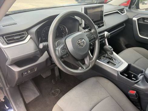 Used 2025 Toyota RAV4 XLE FWD image 10