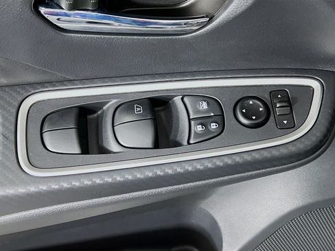 New 2025 Nissan Versa SR w/ Trunk Package FWD image 20