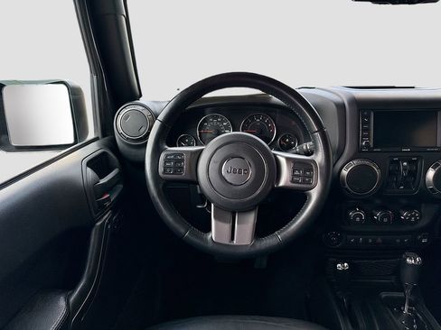 Used 2018 Jeep Wrangler Unlimited Sahara w/ Dual Top Group AWD/4WD image 20
