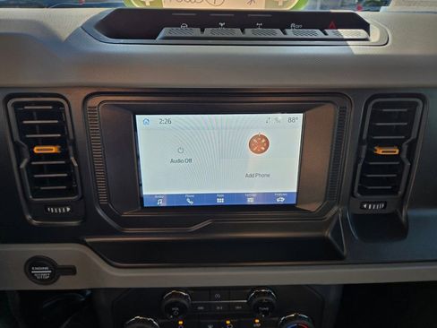 Used 2021 Ford Bronco Badlands image 29