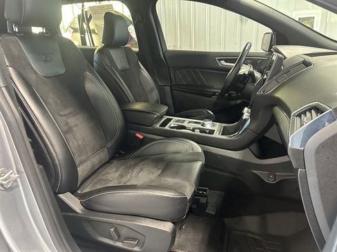Used 2022 Ford Edge ST image 26