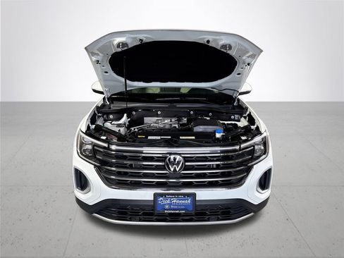 Used 2024 Volkswagen Atlas SE AWD/4WD image 21