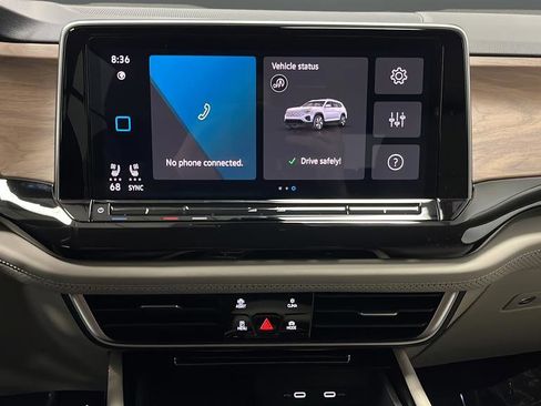 Used 2025 Volkswagen Atlas SE image 12