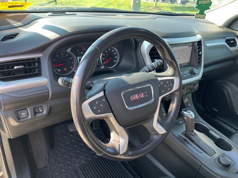 Used 2019 GMC Acadia SLT FWD image 10
