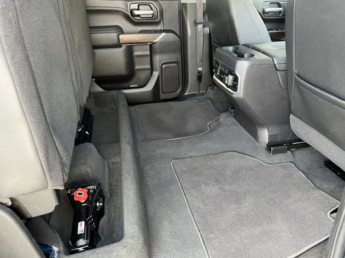 Used 2021 GMC Sierra 1500 SLT w/ SLT Premium Package AWD/4WD image 19