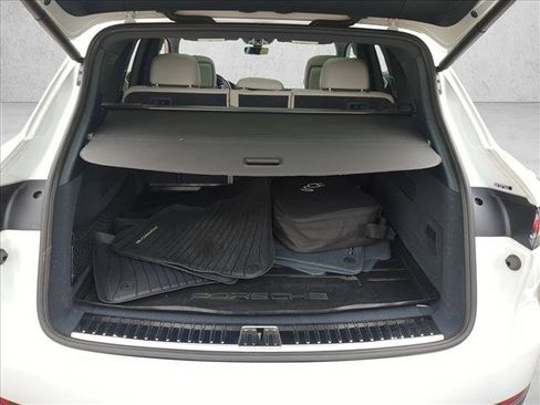 Used 2019 Porsche Cayenne E-Hybrid image 6