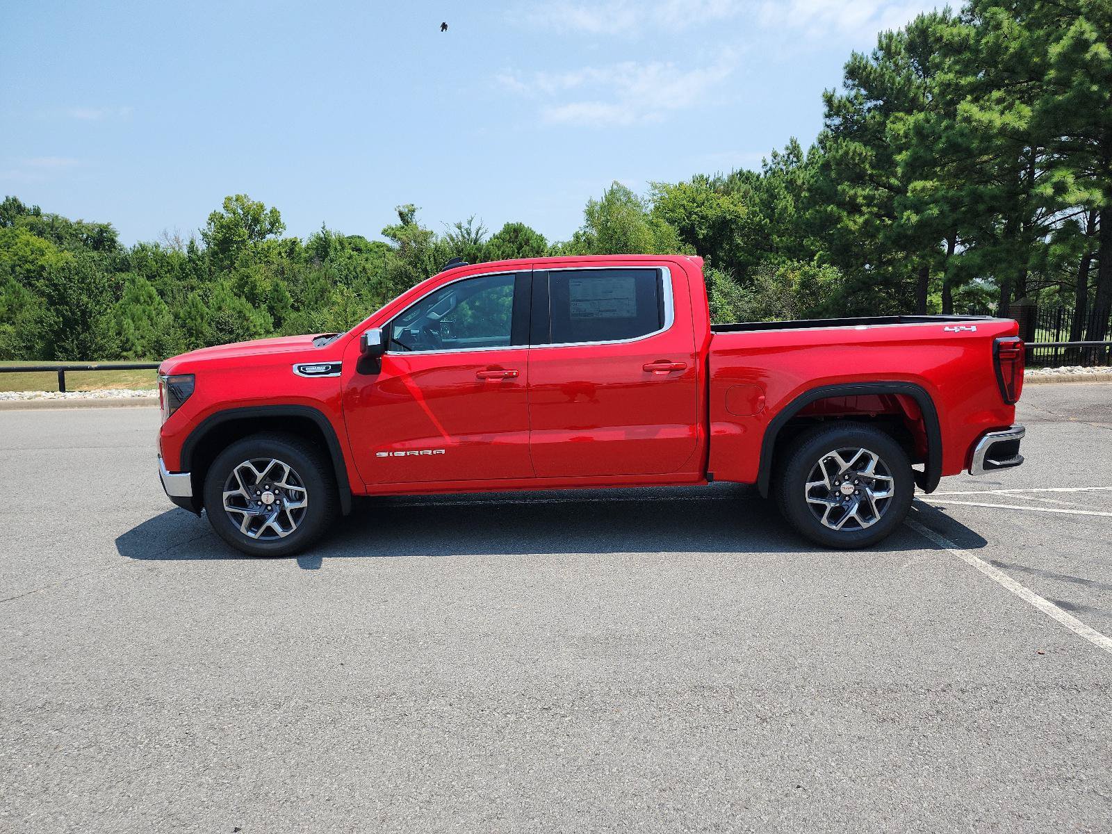 New 2026 GMC Sierra 1500 SLE AWD/4WD image 2