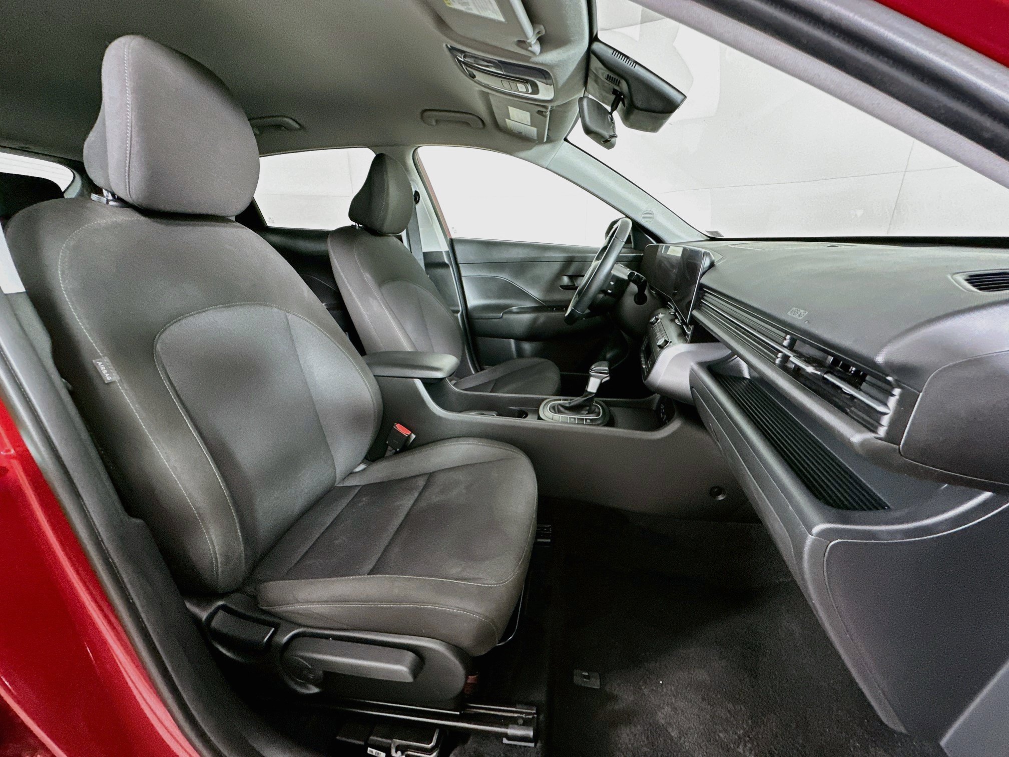Used 2025 Hyundai Kona SEL FWD image 29