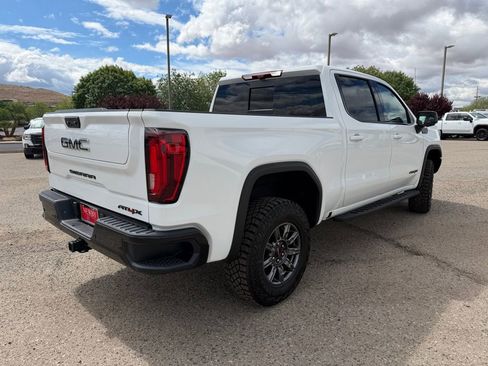 New 2026 GMC Sierra 1500 AT4X w/ LPO, Black Badging Package AWD/4WD image 5