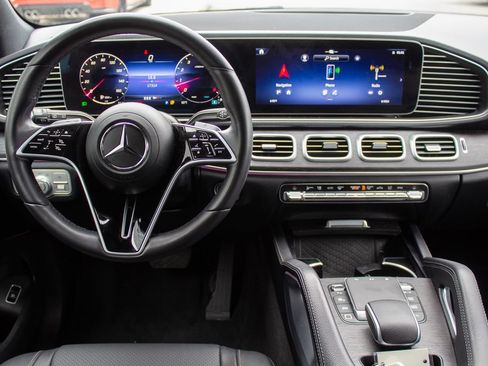 Used 2025 Mercedes-Benz GLE 350 4MATIC image 11