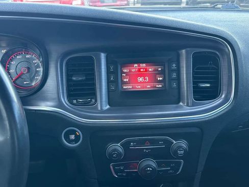 Used 2016 Dodge Charger SE w/ Power Sunroof Group image 16