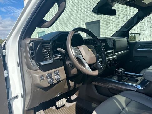 Used 2024 Chevrolet Silverado 1500 LTZ w/ LTZ Convenience Package II image 5