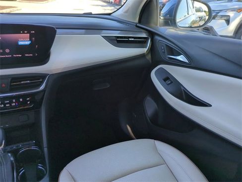 Used 2025 Buick Encore GX Avenir w/ Avenir Technology Package image 16