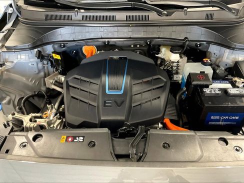 Used 2023 Hyundai Kona SE image 28