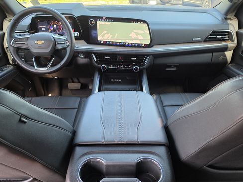 Used 2025 Chevrolet Tahoe High Country AWD/4WD image 19
