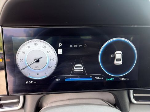 Used 2025 Hyundai Elantra SEL FWD image 41