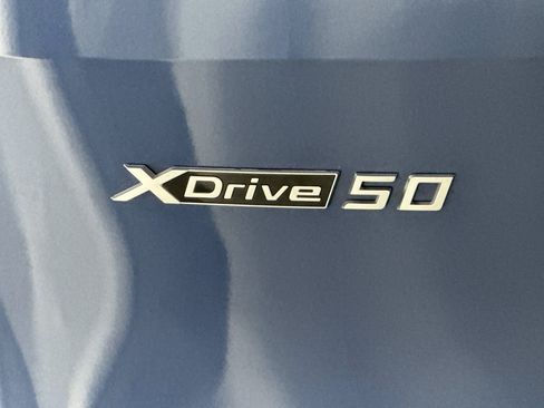 Used 2024 BMW iX xDrive50 w/ Premium Package AWD/4WD image 25