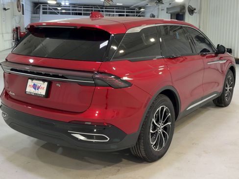 New 2026 Lincoln Nautilus Premier image 9