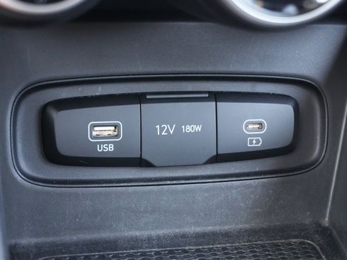 Used 2025 Hyundai Venue SEL FWD image 36