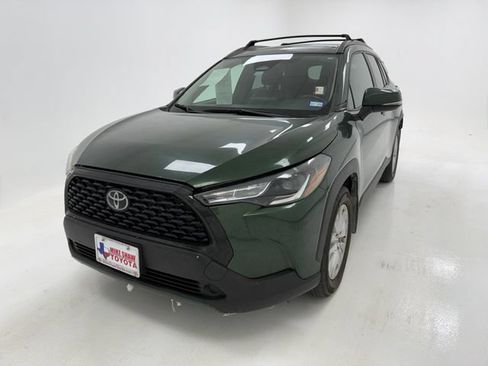 Used 2024 Toyota Corolla Cross LE FWD image 4