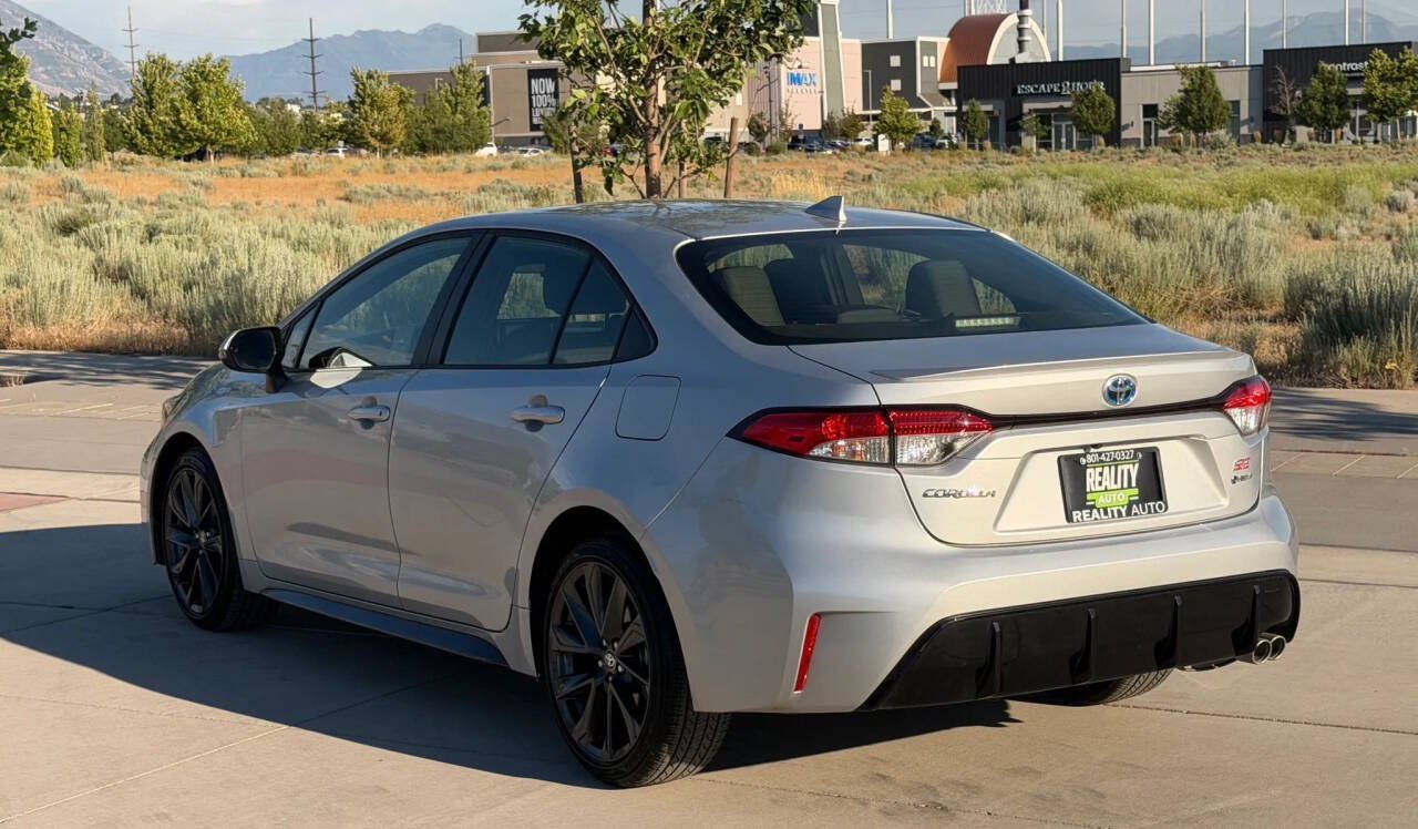 Used 2025 Toyota Corolla SE w/ Convenience Package FWD image 8