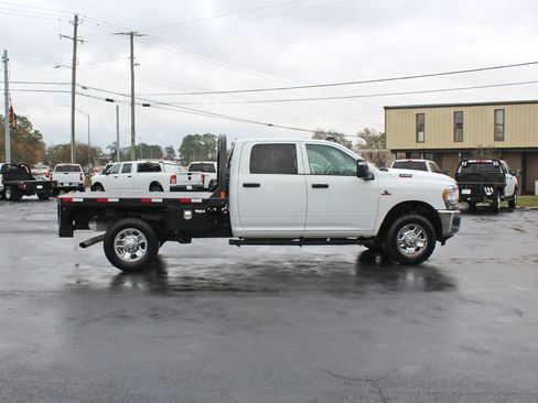 Used 2024 RAM 2500 Tradesman w/ Chrome Appearance Group image 7