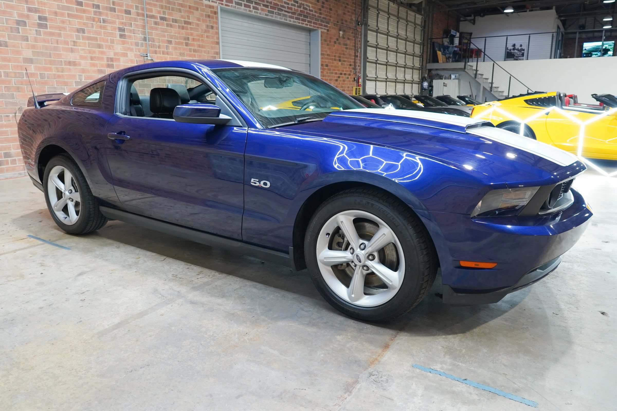 Used 2012 Ford Mustang GT Premium w/ GT Coupe Accessory Pkg 4 RWD image 2