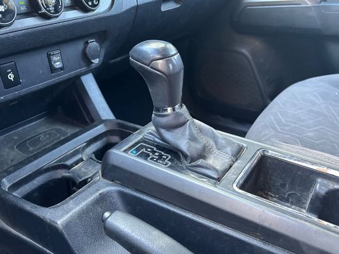Used 2017 Toyota Tacoma TRD Sport w/ Tow Package RWD image 22